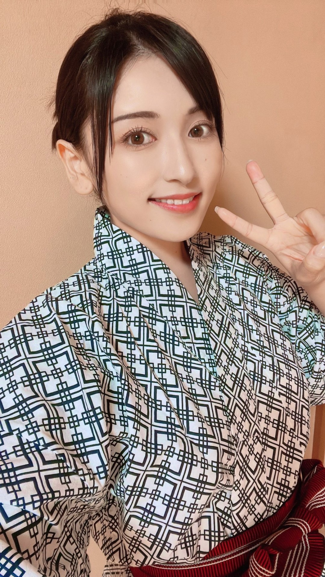 纱纱原百合 (紗々原ゆり,Sasahara Yuri)