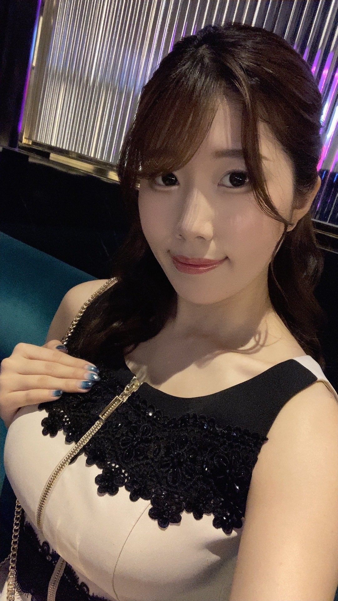 青山葵(Aoyama Ao)