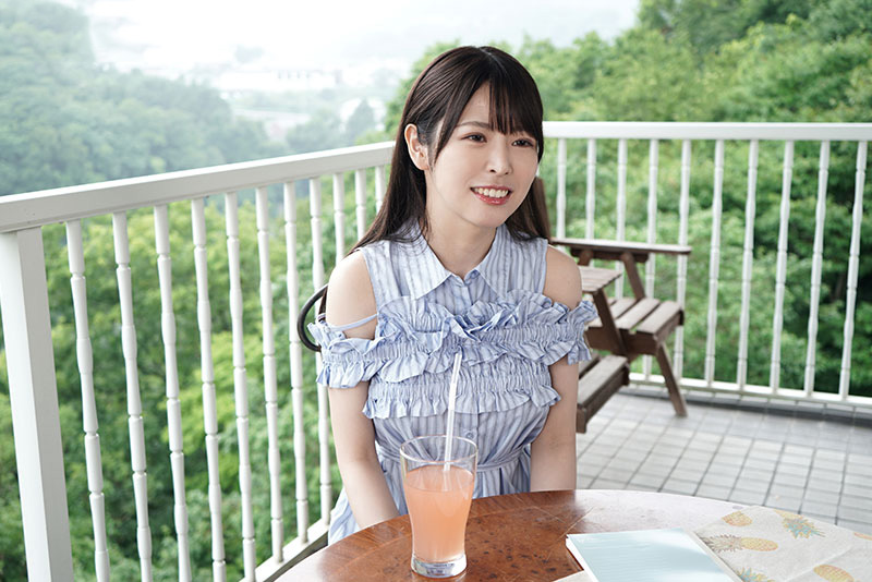 逢坂希穂 (Osaka Kiho)