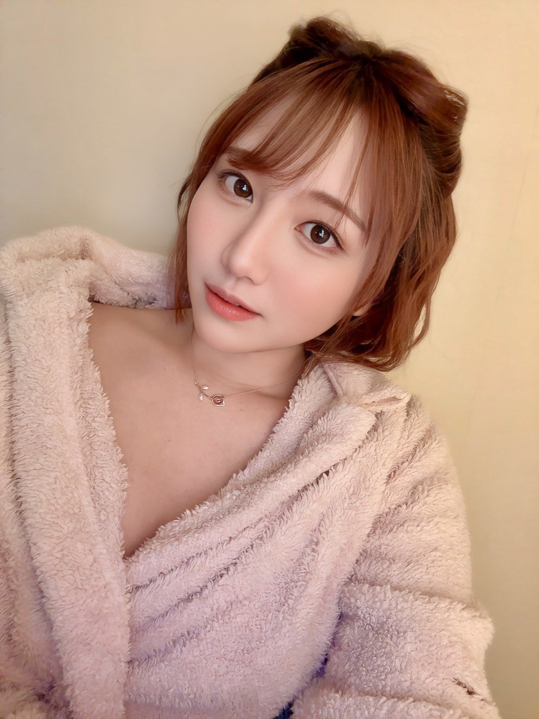 天月杏 (天月あず,Amatsuki Azu)