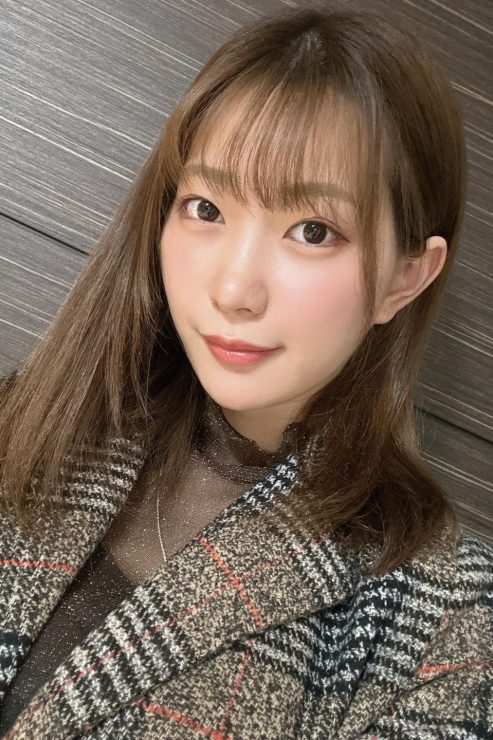 美谷朱音 (Mitani Akane)